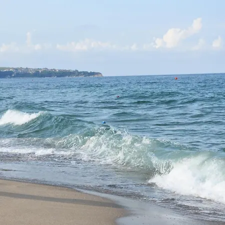 Pearl Beach In The Cliff 2