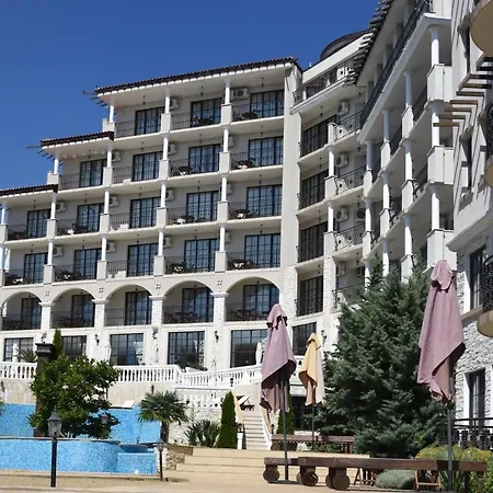 Pearl Beach In The Cliff 2 * 奥布佐尔